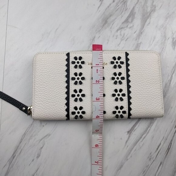 NWT Kate Spade Bryant Court Neda Black White Wallet - Picture 5 of 7